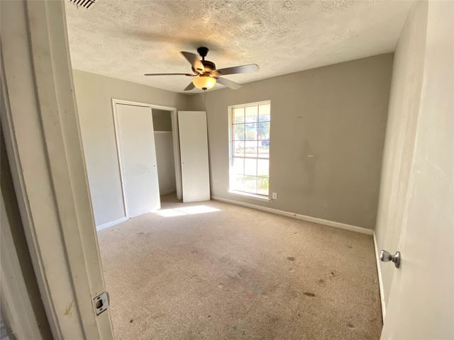 4127 Gallant Fox Drive, Pasadena, TX 77503