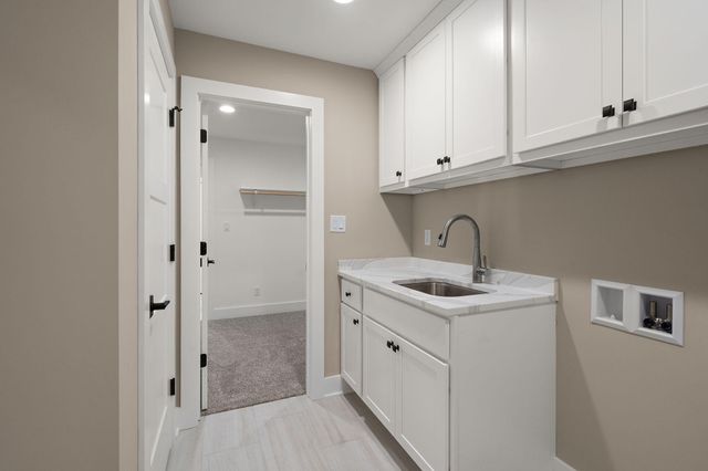 9430 Iris Drive, St. John, IN 46373