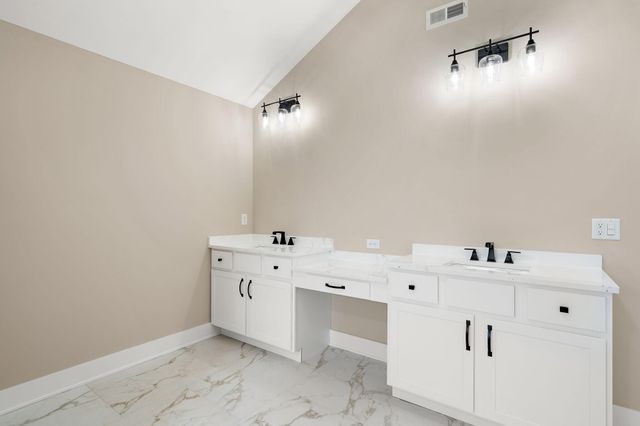 9430 Iris Drive, St. John, IN 46373