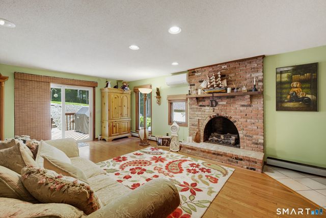70 Pine Hollow Drive, Middlebury, CT 06762