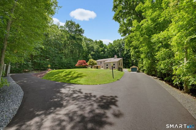 70 Pine Hollow Drive, Middlebury, CT 06762