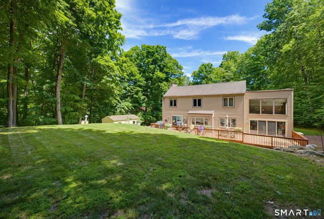 70 Pine Hollow Drive, Middlebury, CT 06762