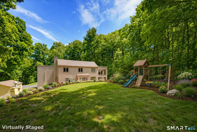 70 Pine Hollow Drive, Middlebury, CT 06762