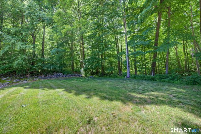 70 Pine Hollow Drive, Middlebury, CT 06762