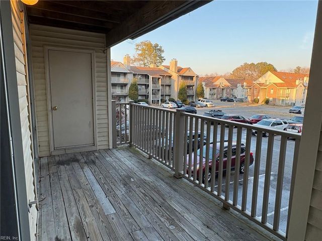 541 Pineland Cir Apt 201, Newport News, VA 23608
