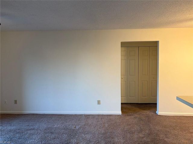 541 Pineland Cir Apt 201, Newport News, VA 23608