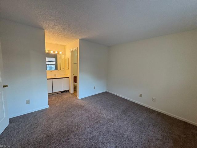 541 Pineland Cir Apt 201, Newport News, VA 23608