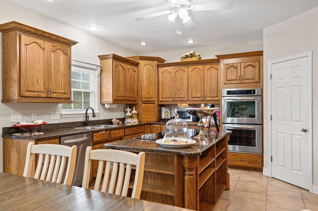 125 Meadowview Lane, Branson, MO 65616