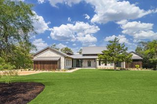 102 Labrador Lane, Columbus, TX 78934
