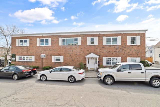 2 Weld Ave 2R, Norwood, MA 02062