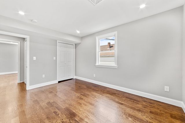 2 Weld Ave 2R, Norwood, MA 02062