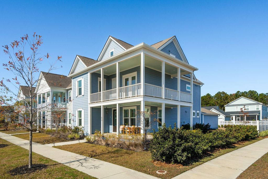 670 Blueway Avenue, Summerville, SC 29486