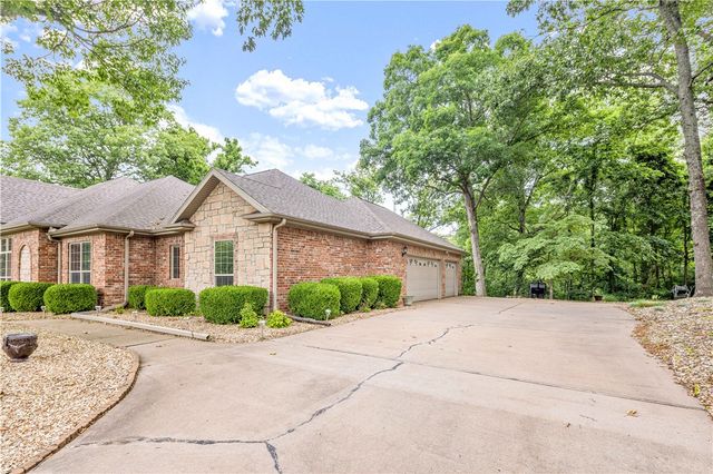 880 Captain Good Street, Pea Ridge, AR 72751