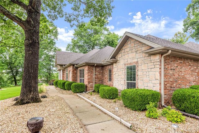 880 Captain Good Street, Pea Ridge, AR 72751