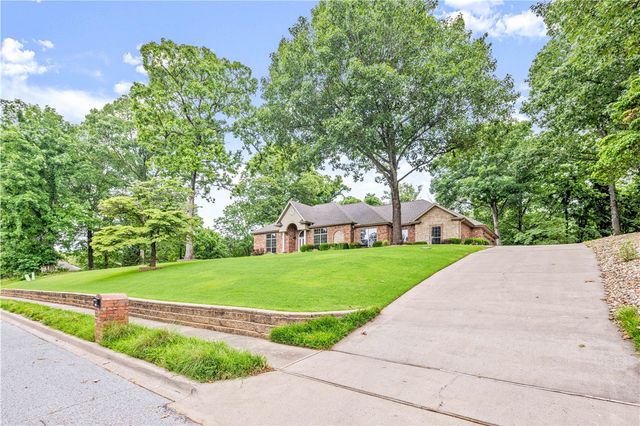 880 Captain Good Street, Pea Ridge, AR 72751