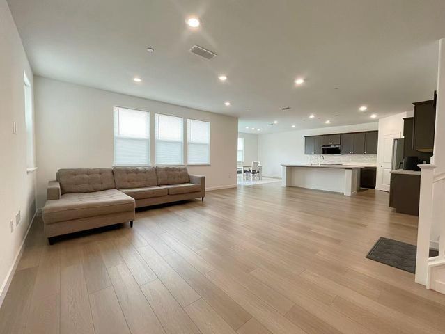 8770 Marygold Way, Elk Grove, CA 95624