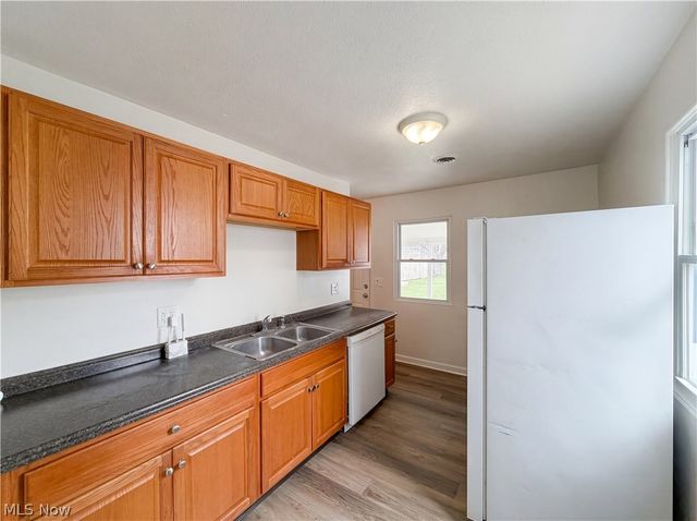 409 Wesley Avenue, Elyria, OH 44035