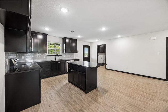 1008 Hereford Drive, Springtown, TX 76082