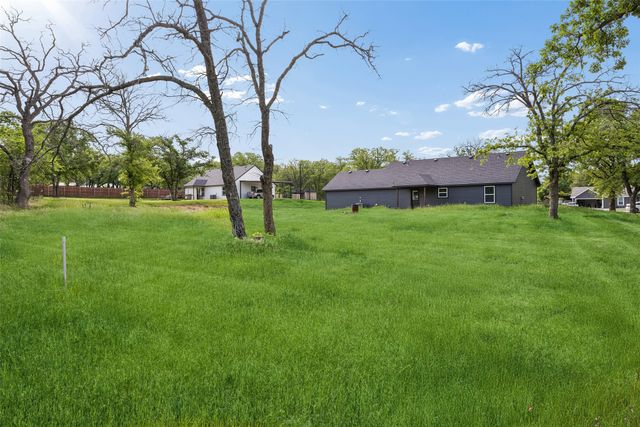 1008 Hereford Drive, Springtown, TX 76082