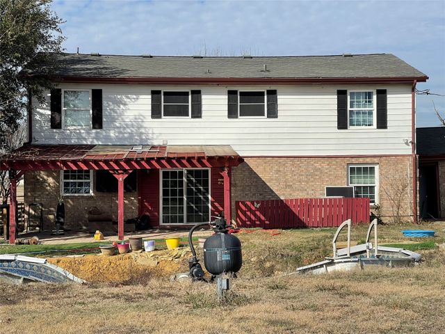 301 Blue Ribbon Road, Waxahachie, TX 75165