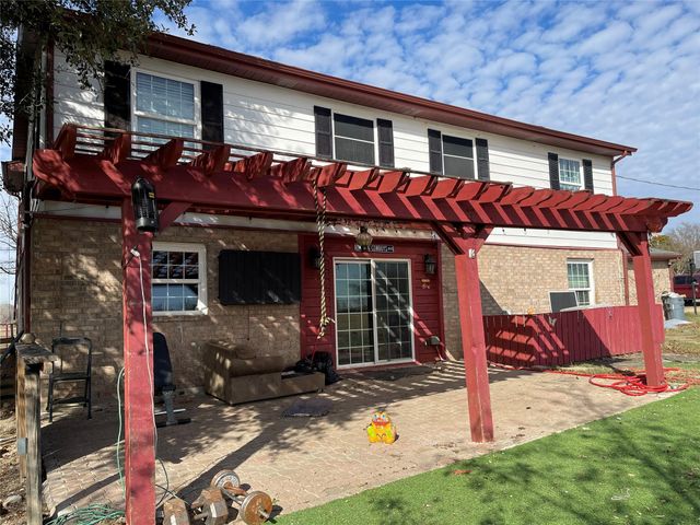 301 Blue Ribbon Road, Waxahachie, TX 75165