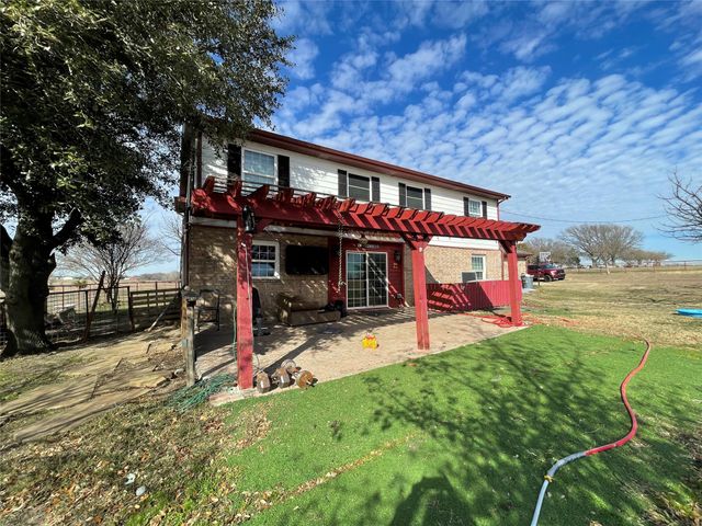 301 Blue Ribbon Road, Waxahachie, TX 75165