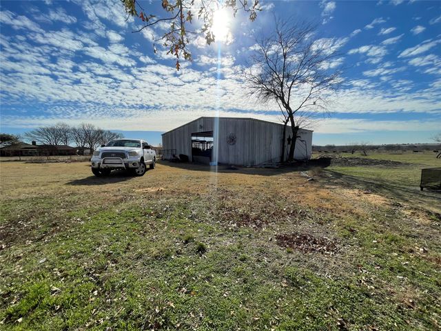 301 Blue Ribbon Road, Waxahachie, TX 75165