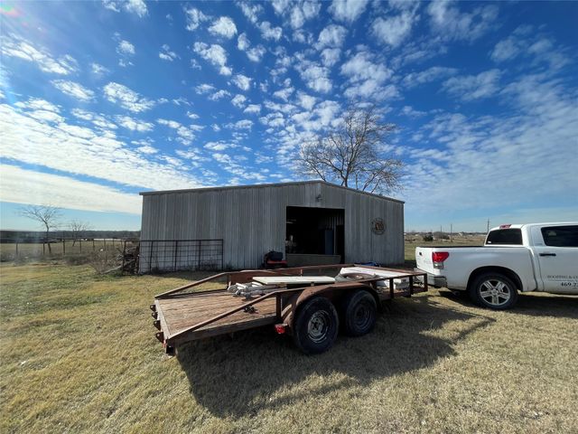 301 Blue Ribbon Road, Waxahachie, TX 75165