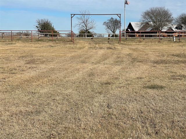 301 Blue Ribbon Road, Waxahachie, TX 75165