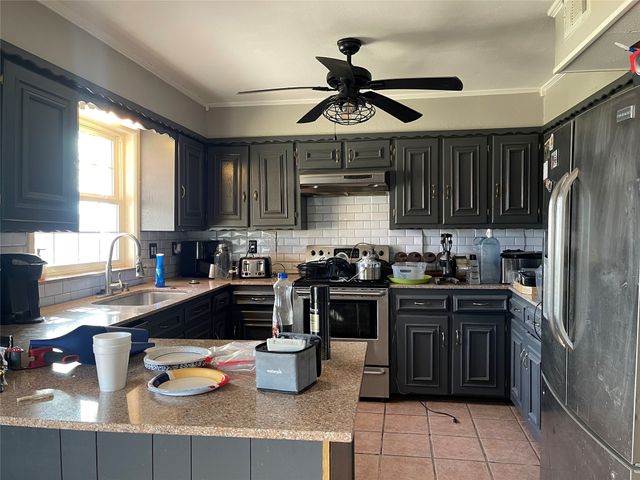 301 Blue Ribbon Road, Waxahachie, TX 75165