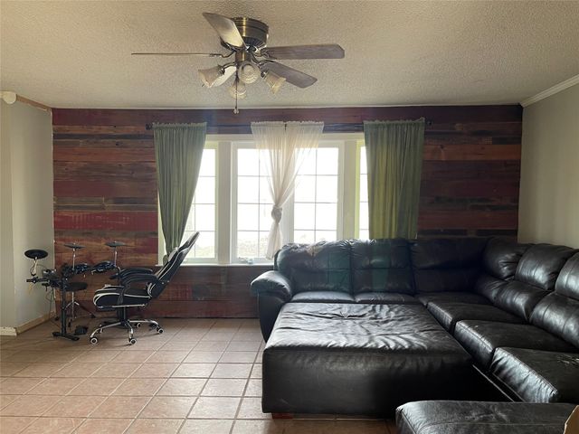 301 Blue Ribbon Road, Waxahachie, TX 75165