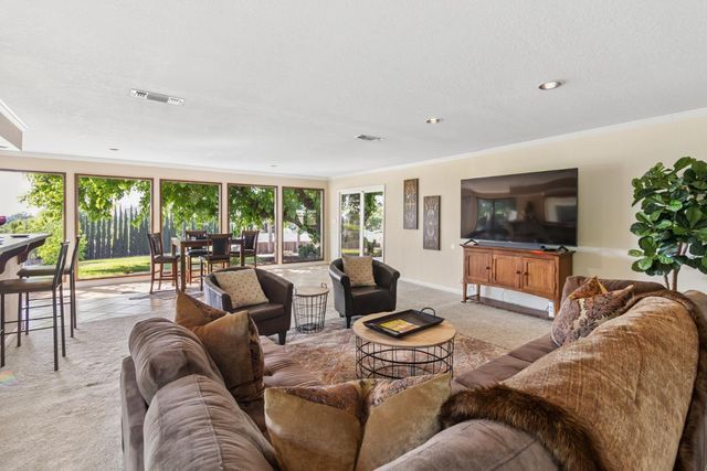 7545 Cardwell Ave, Orangevale, CA 95662