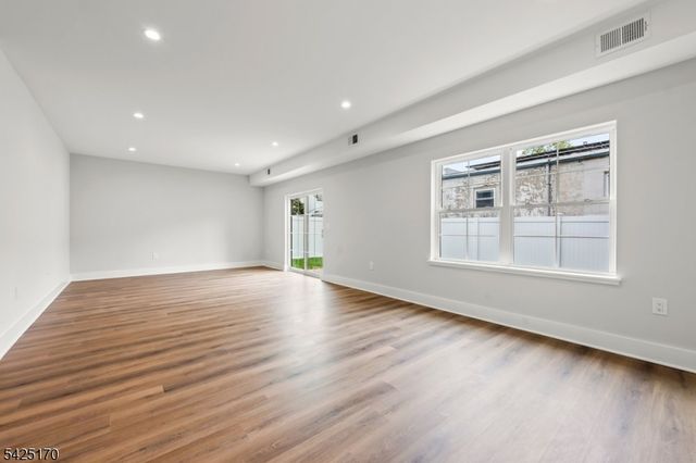 402 Rutgers Ave, Hillside Twp., NJ 07205