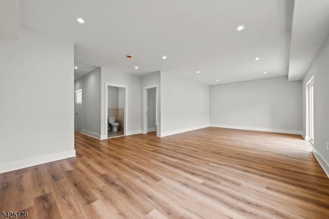 402 Rutgers Ave, Hillside Twp., NJ 07205