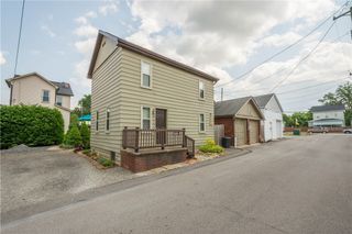 1520 1/2 4th Ave, Coraopolis, PA 15108