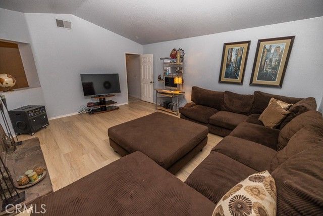 38010 San Mateo Avenue, Palmdale, CA 93551