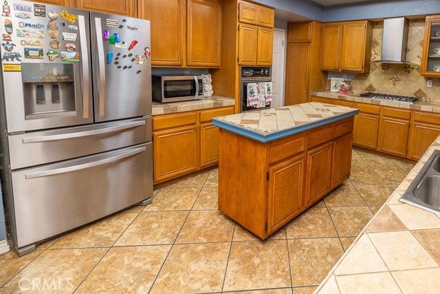 38010 San Mateo Avenue, Palmdale, CA 93551