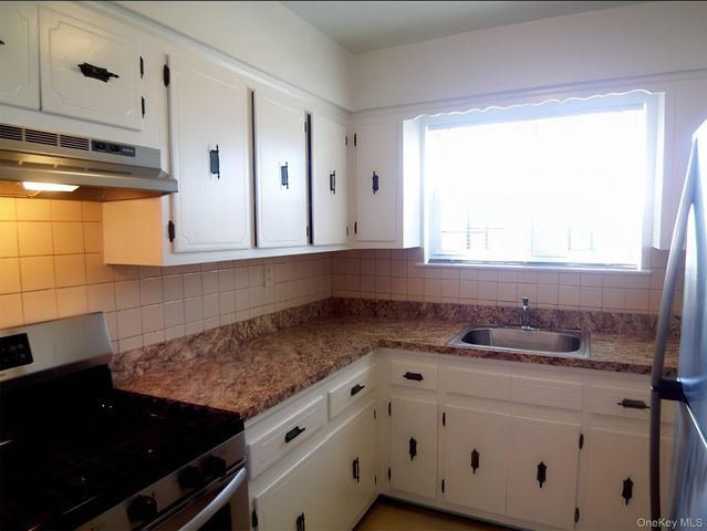 1465 Burke Avenue 2, Bronx, NY 10469