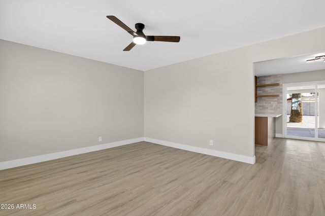 314 E GLADE Avenue, Mesa, AZ 85210