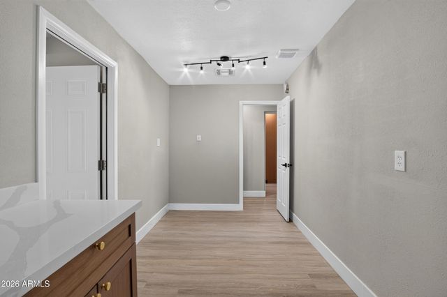 314 E GLADE Avenue, Mesa, AZ 85210