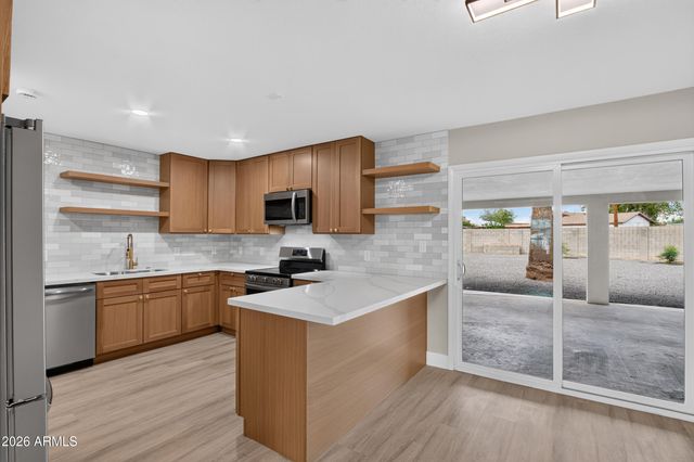 314 E GLADE Avenue, Mesa, AZ 85210