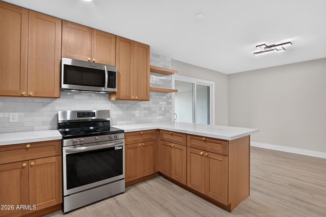 314 E GLADE Avenue, Mesa, AZ 85210