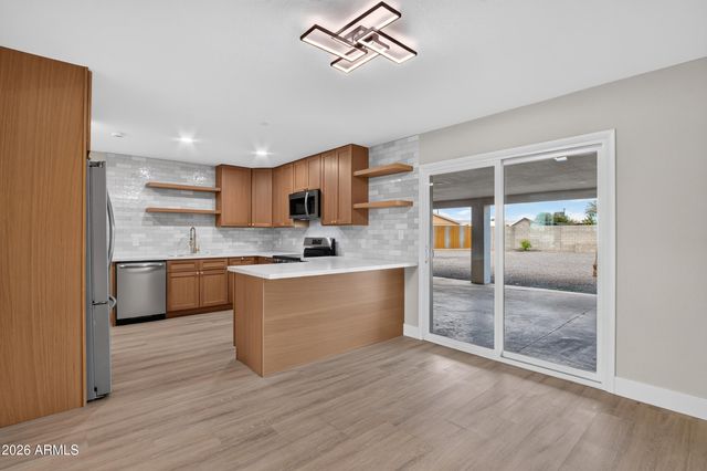 314 E GLADE Avenue, Mesa, AZ 85210