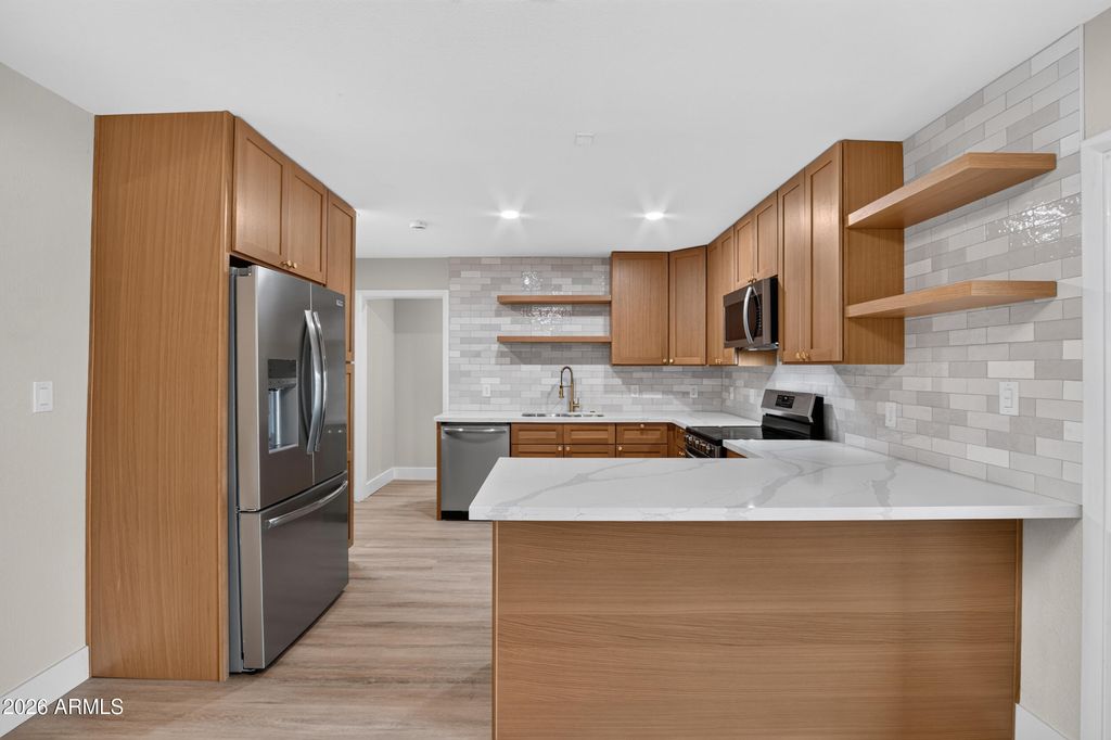 314 E GLADE Avenue, Mesa, AZ 85210