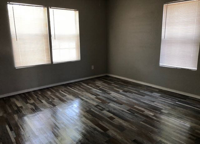 731 E Lowden Street, Fort Worth, TX 76104