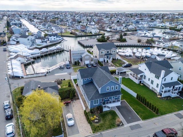 2441 Archer Street, Seaford, NY 11783