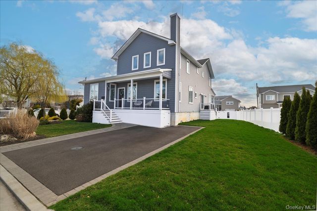 2441 Archer Street, Seaford, NY 11783