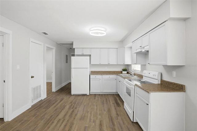 2014 BATES AVENUE, Eustis, FL 32726