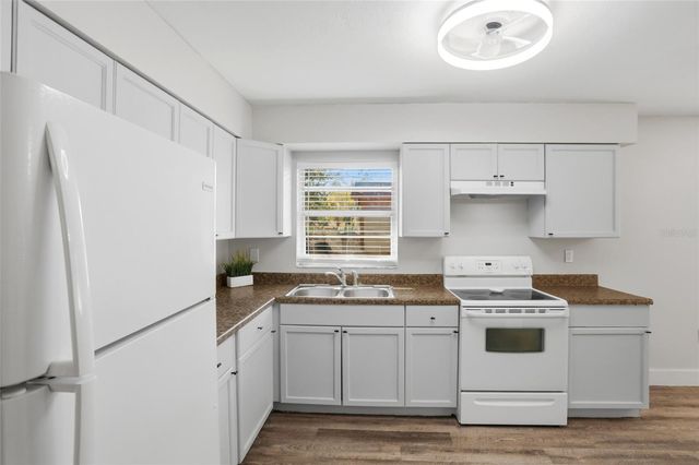 2014 BATES AVENUE, Eustis, FL 32726