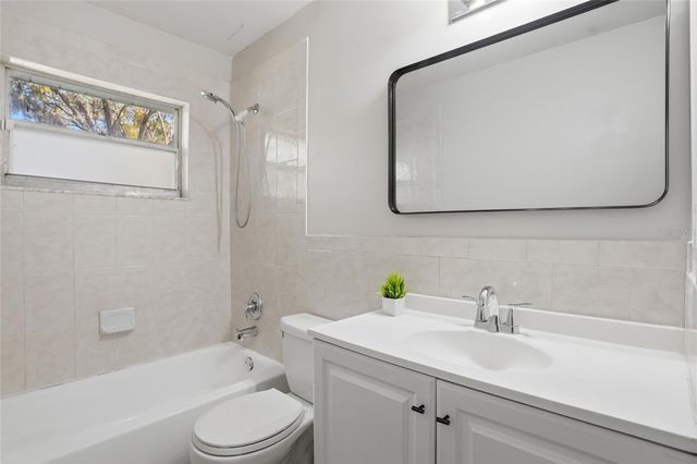 2014 BATES AVENUE, Eustis, FL 32726